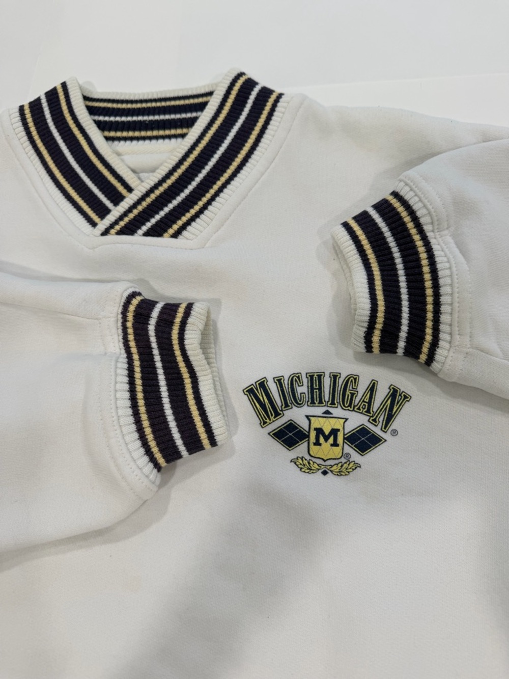 VTG 80s 90 University Michigan Crewneck Cream M Crest Shield Maize Sweatshirt XL